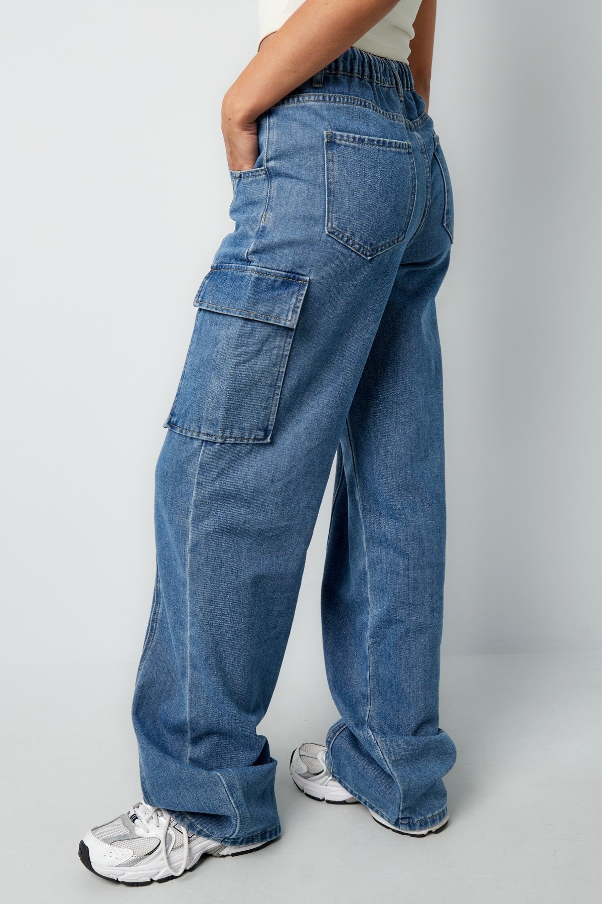 Denim cargo jeans confidence