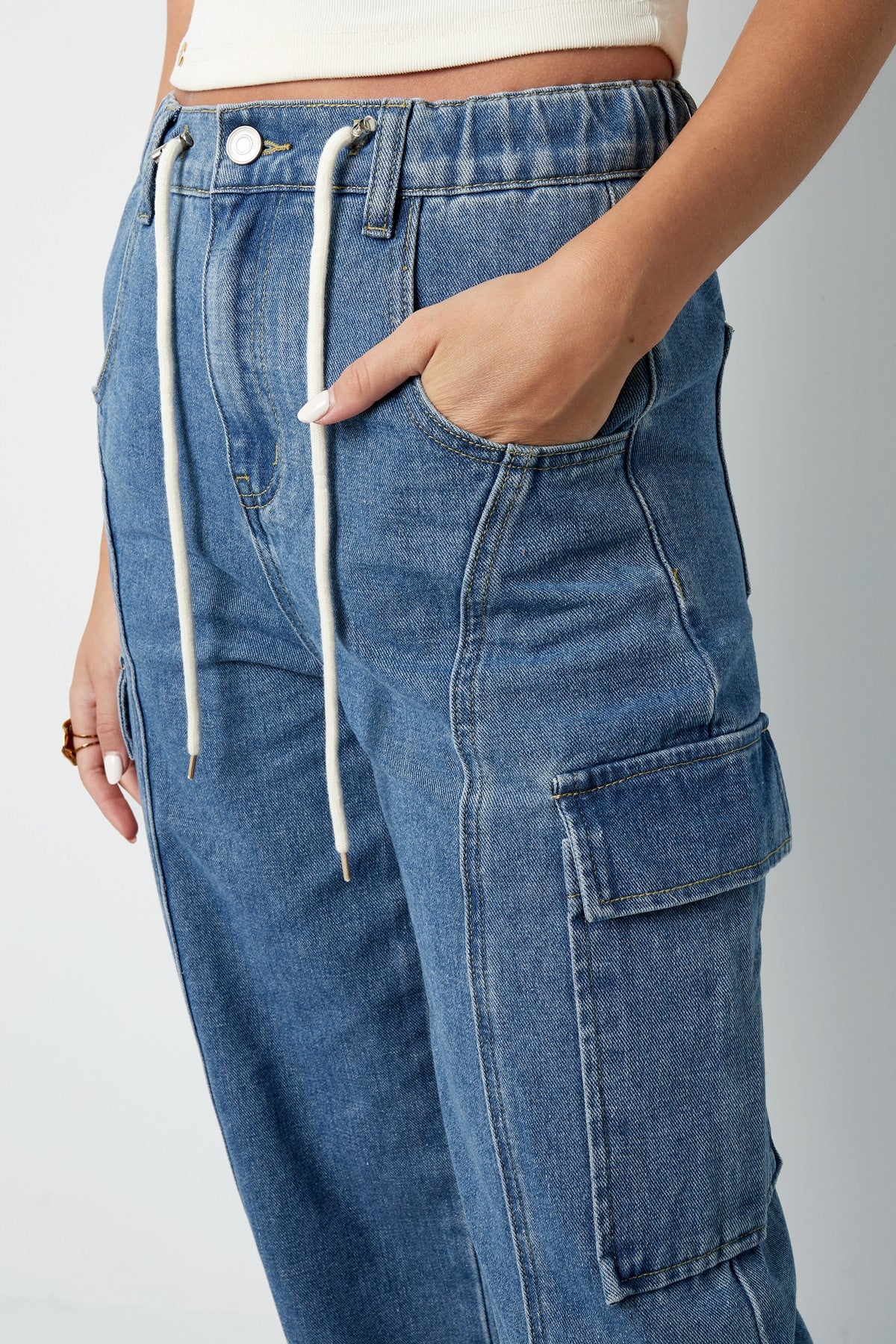 Denim cargo jeans confidence