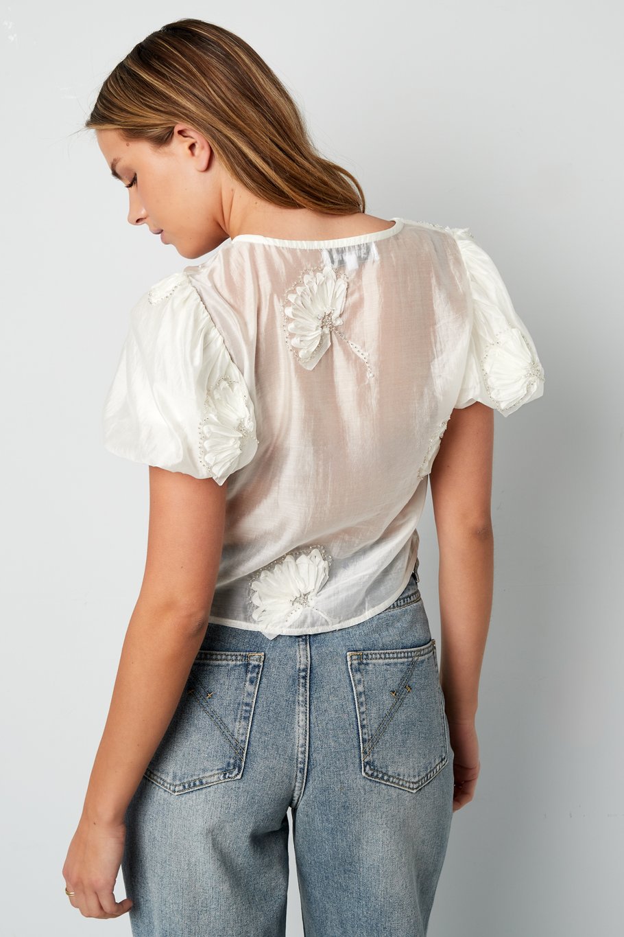 Top met bloemen textuur