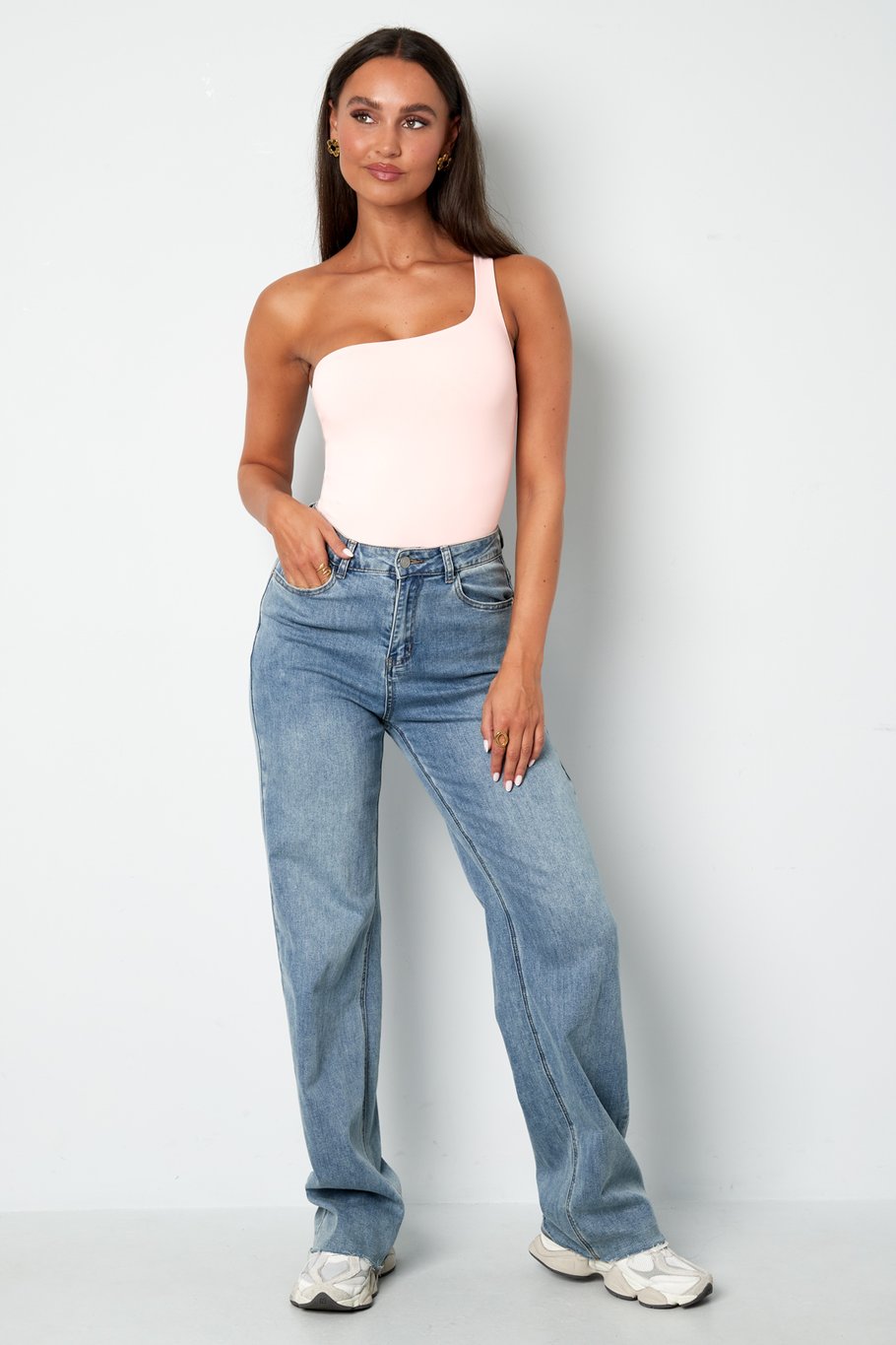 Basis body one shoulder