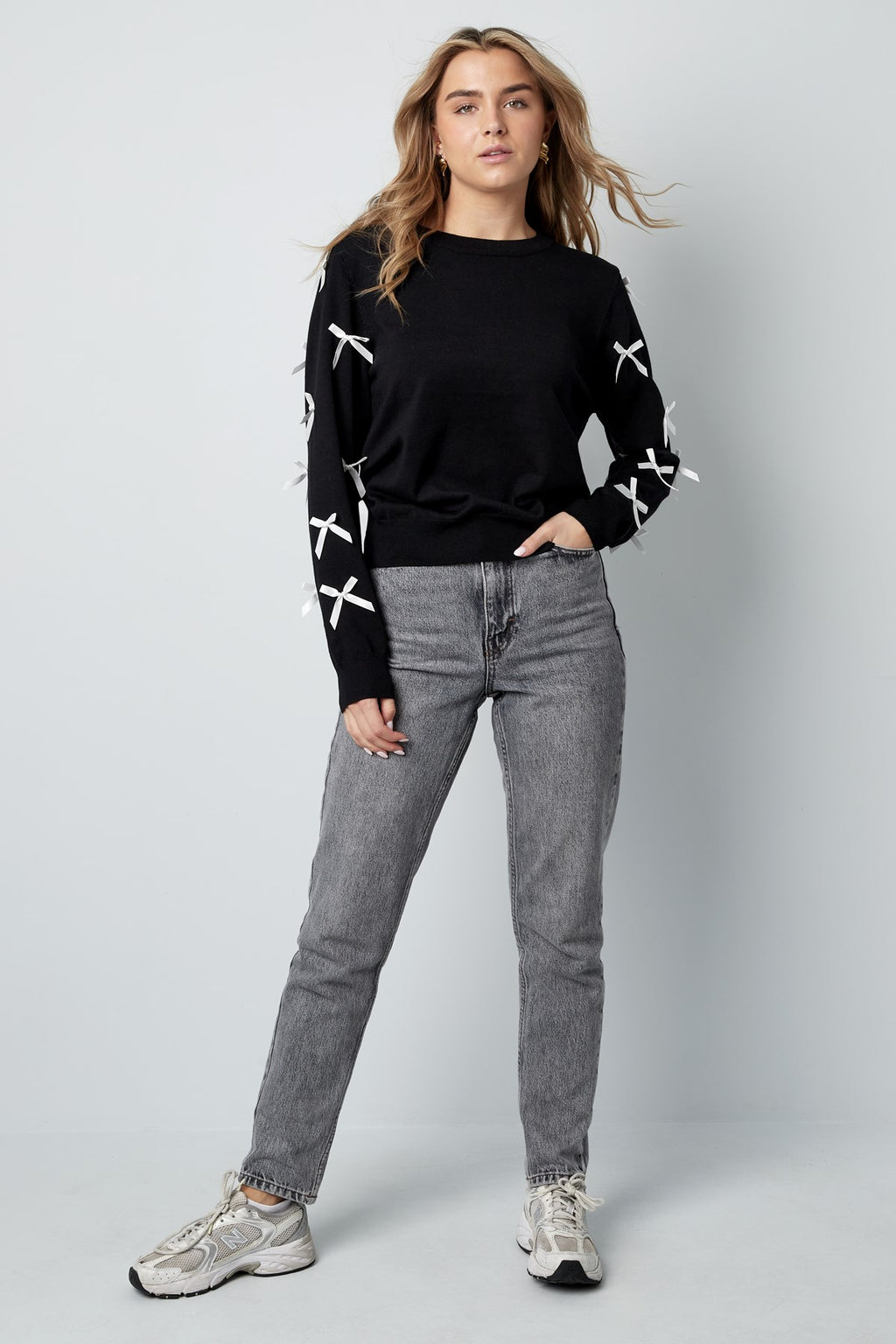 Viscose Top with Long Sleeves & Bows – Soft & Flowy | Fuchsia, Green, White & Black | S/M-L/XL