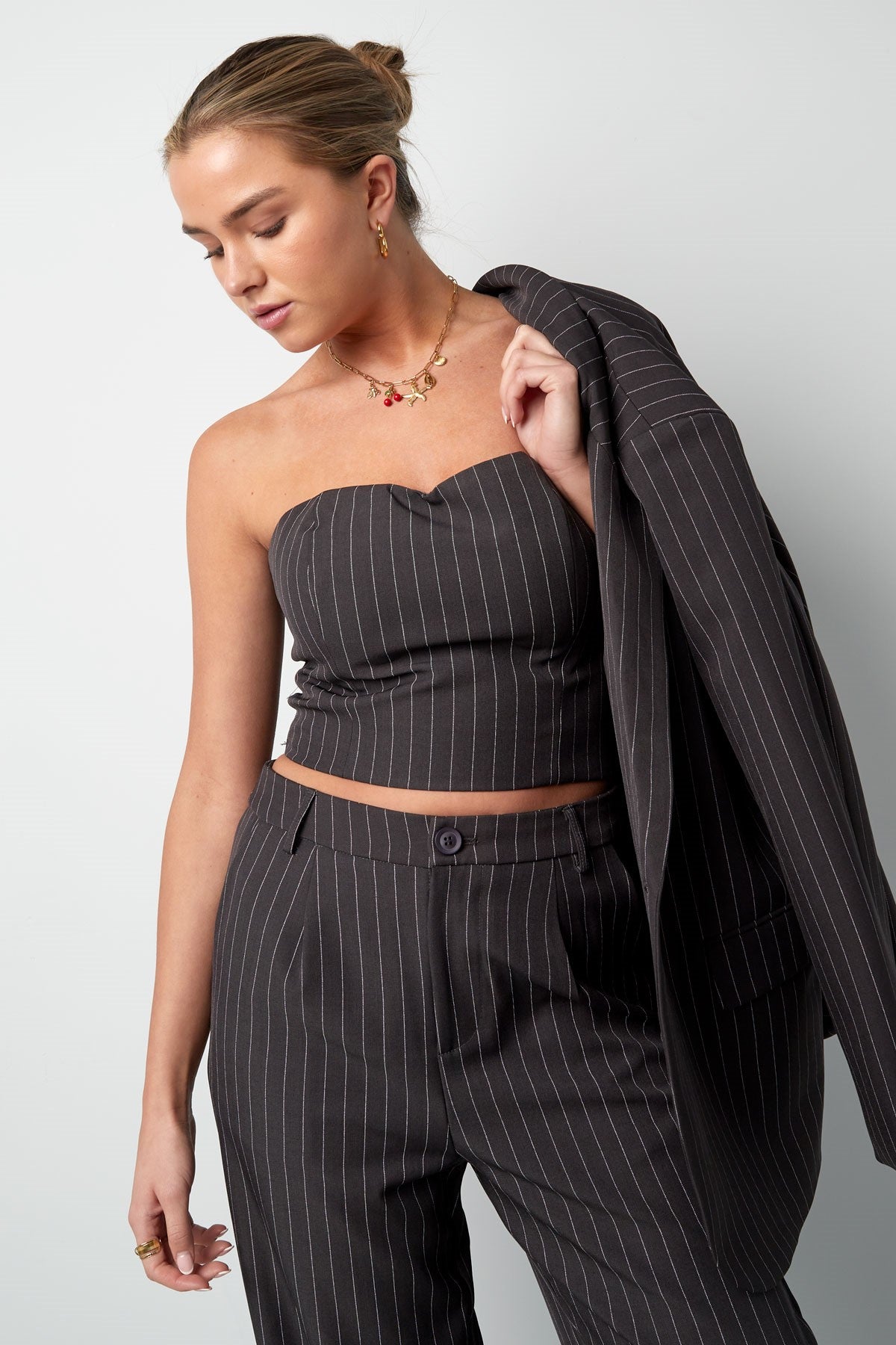 Mouwloze Pinstripe Top | Dames Gestructureerde Top | Grijs & Bordeaux