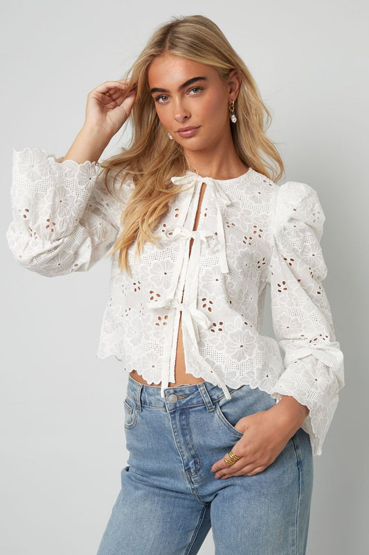 Kanten broderie top met strikken