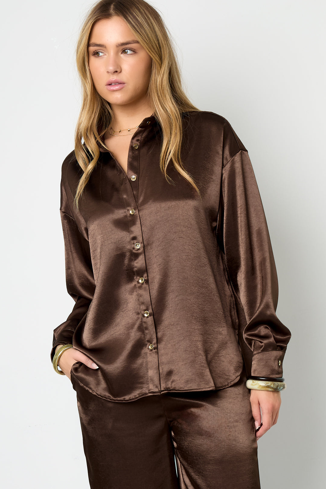 Gewebtes Damenhemd mit Glanz | Casual Basic