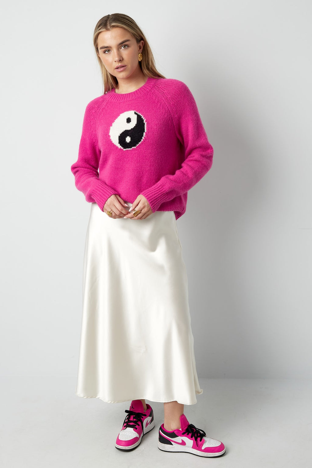 Knitted Sweater Women Yin Yang | Round Neck & Striking Symbol