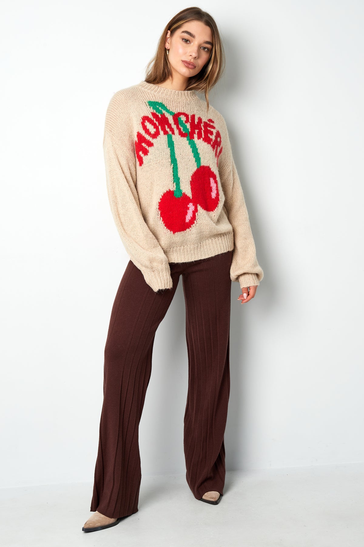 Mon Cheri Oversized Trui – Kersprint | Gebreid Nylon | Rood, Geel, Blauw & Beige | S/M & L/XL