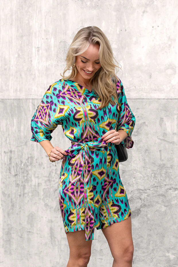 Viskose-Satin-Jumpsuit mit abstraktem Druck | Größen 34-52 | Colors Store