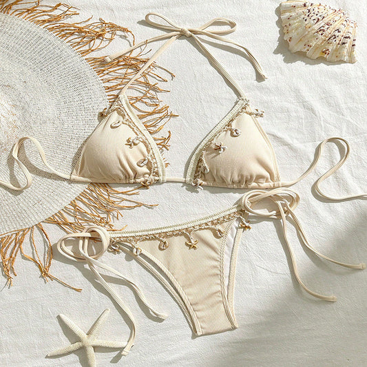 Urlaubsfertiges einfarbiges, hochelastisches Polyester-Bikini-Set mit Muschelanhänger
