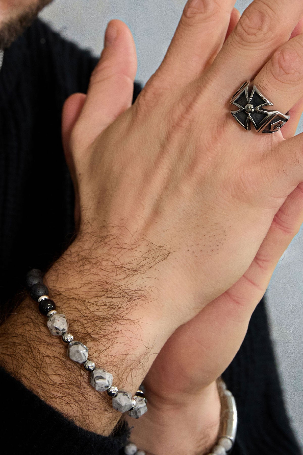 Herrenarmband Perlen schwarz/Farbe
