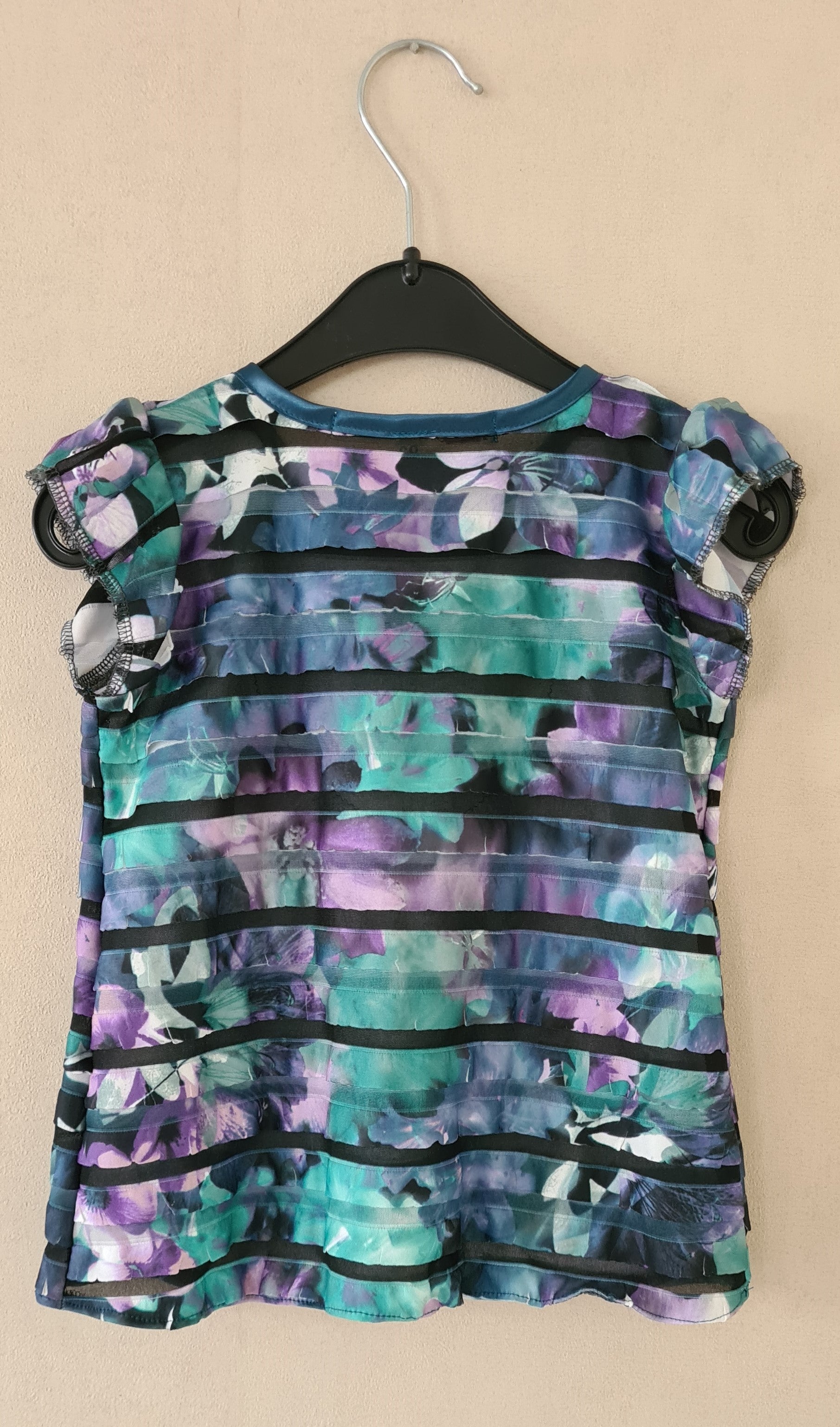 Striped girls' t-shirt with ruffles and heart appliqué | Purple | Size 92–116