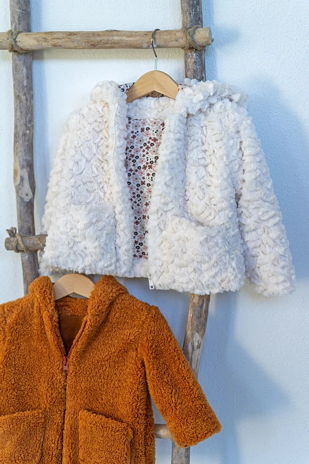 Teddy-Mädchenjacke mit Kapuze