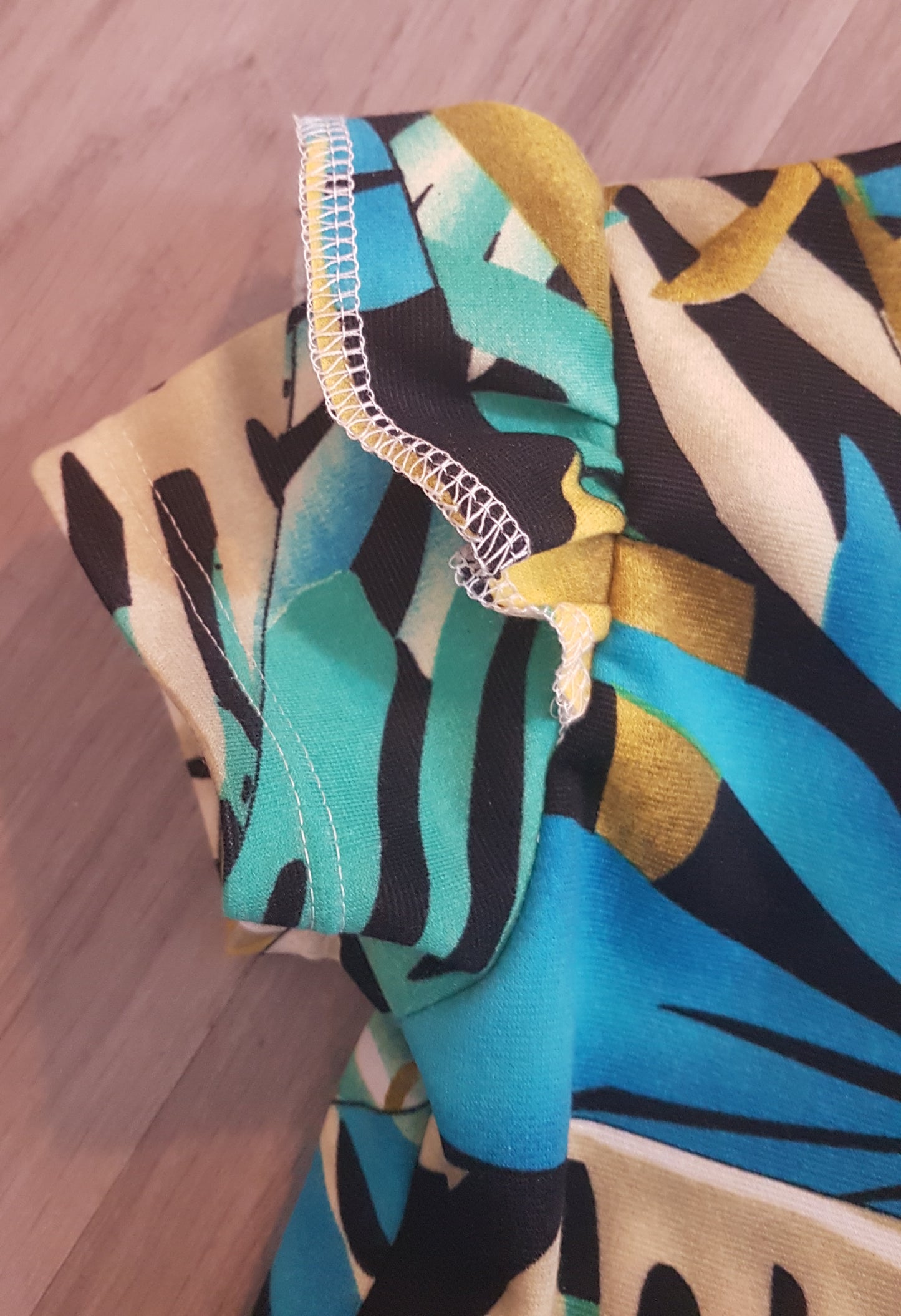 Girls' T-shirt Ruffles with Tropical Print