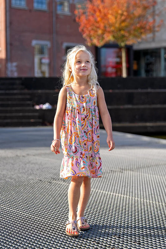 Mouwloze viscose jurk paisley print