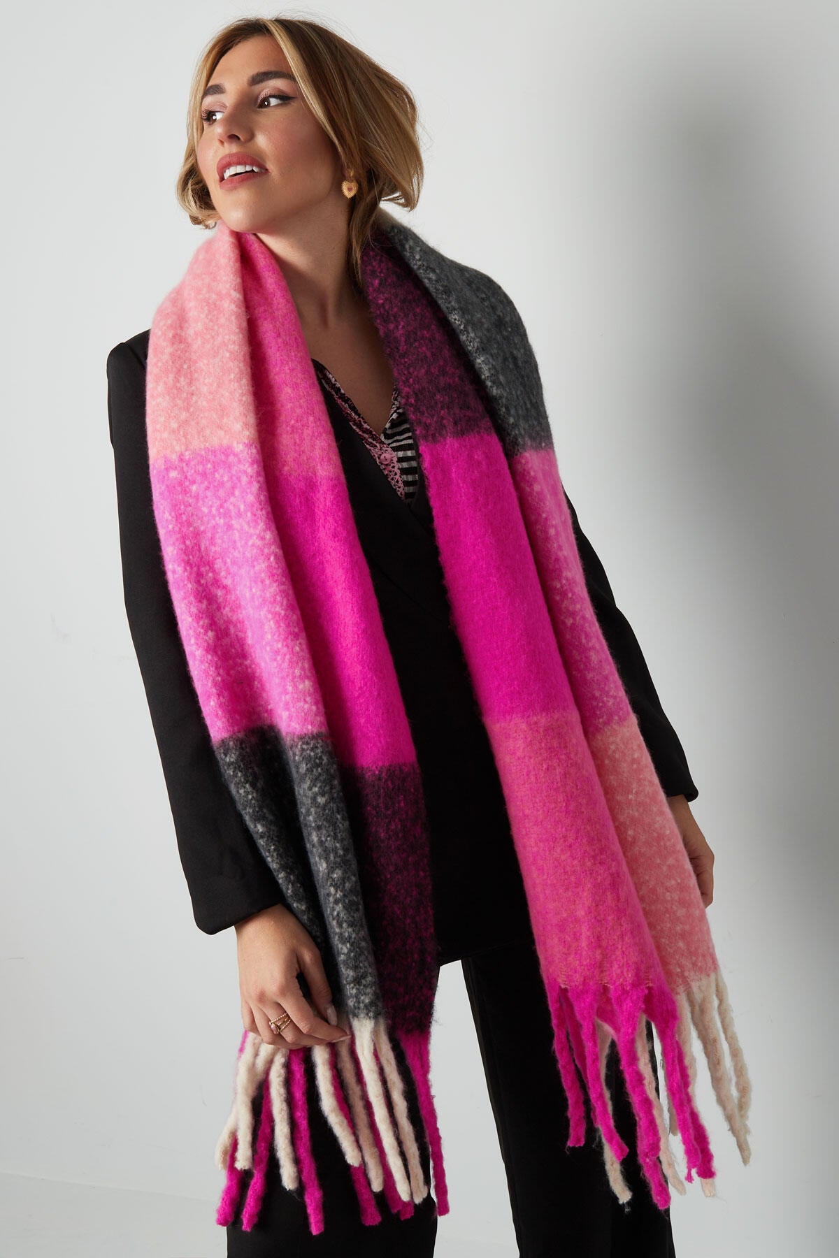 Stylish Multicolour Winter Scarf for Cozy Warmth