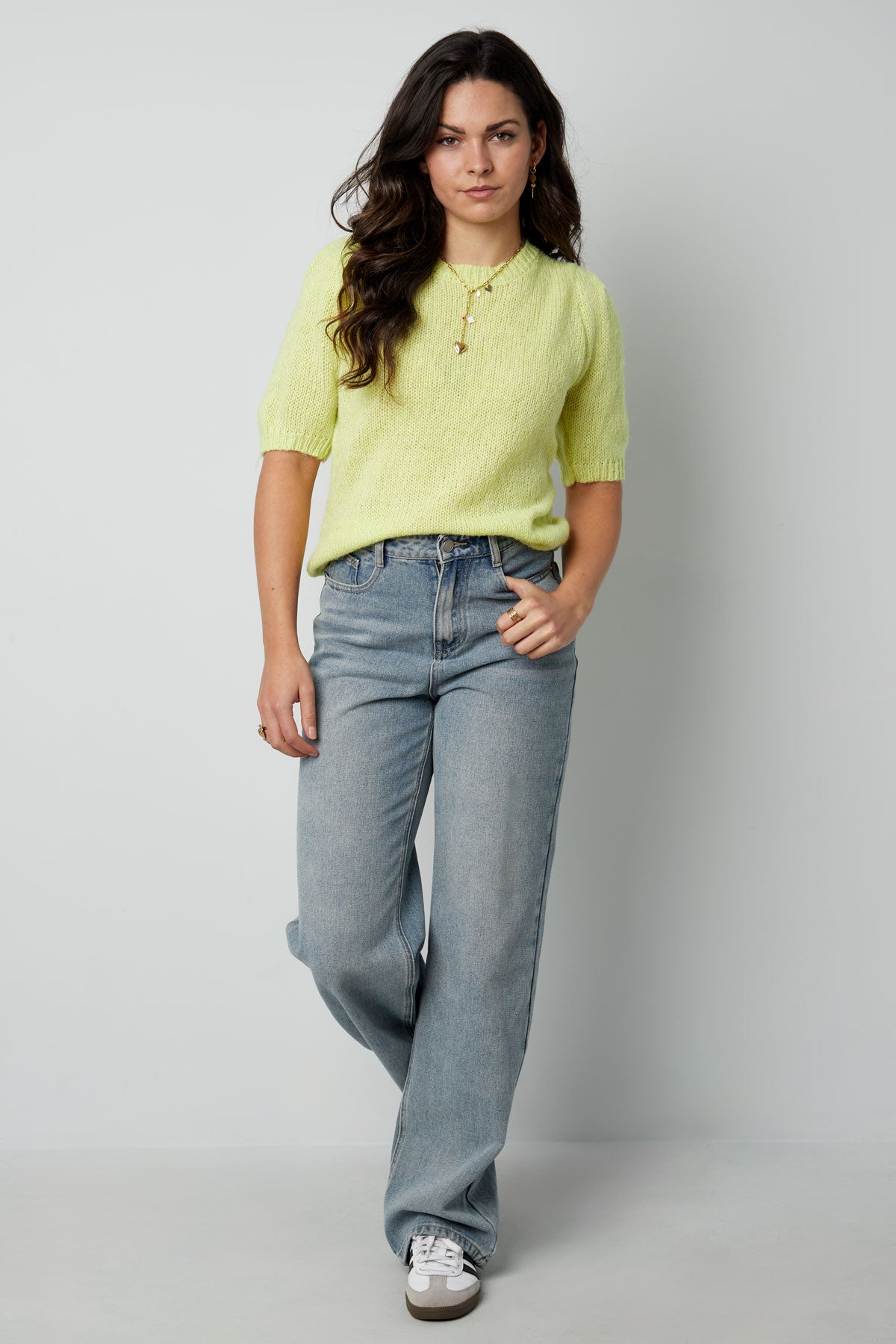 Nylon Vrouwen Korte Mouw Top Gebreid Achterknoop Ontwerp