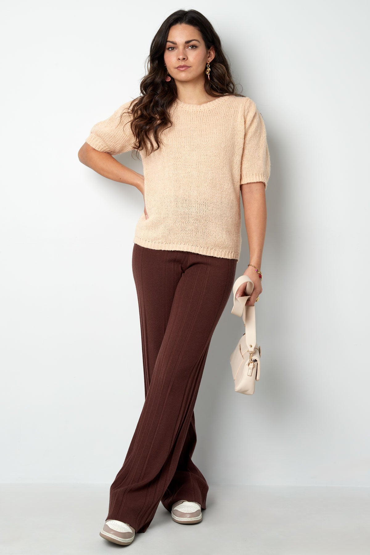 Nylon Vrouwen Korte Mouw Top Gebreid Achterknoop Ontwerp