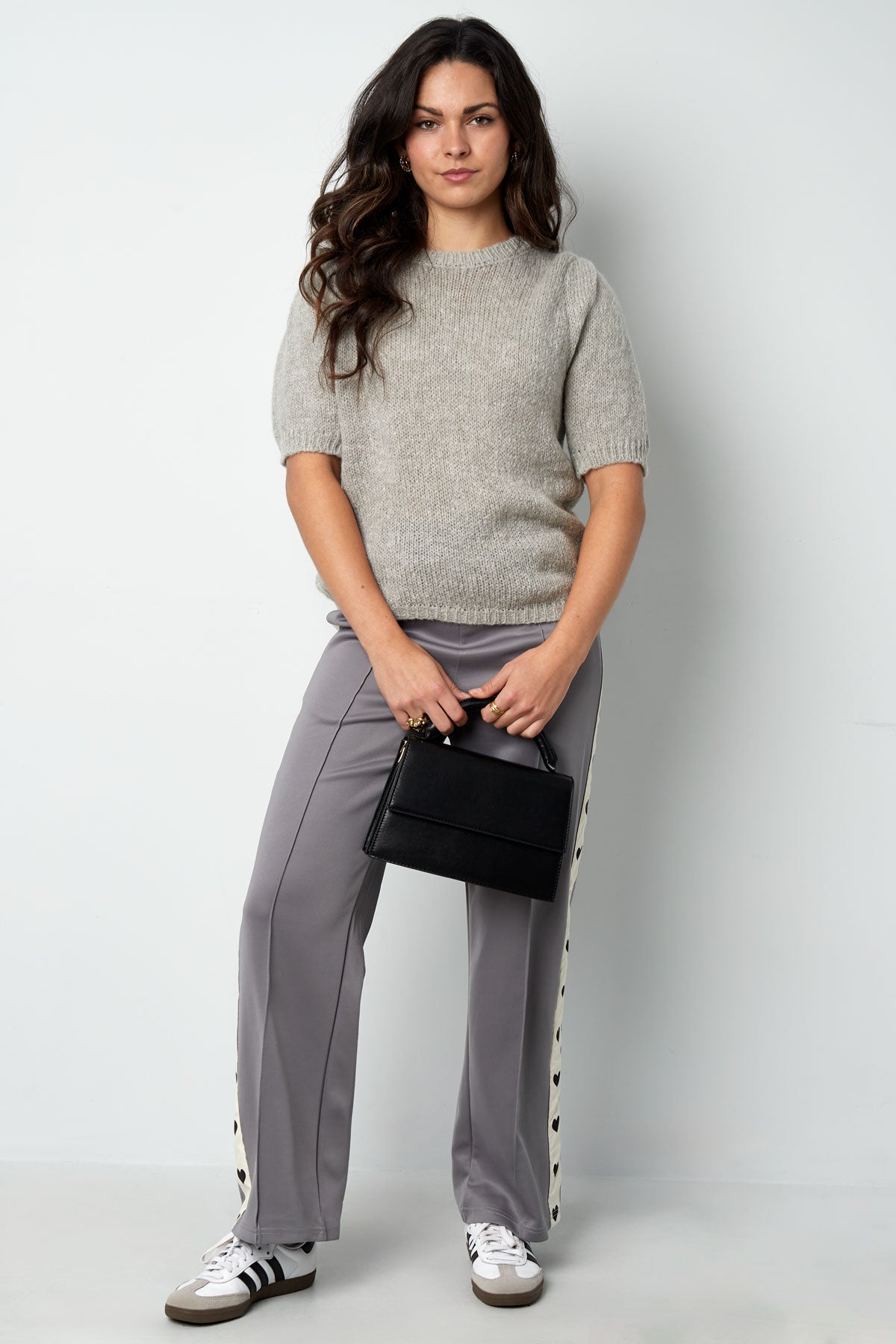 Nylon Vrouwen Korte Mouw Top Gebreid Achterknoop Ontwerp