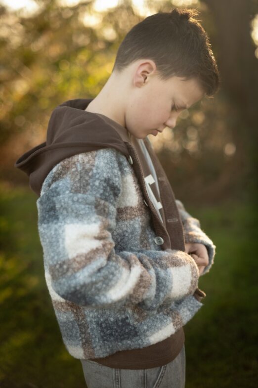Jongens teddyjas Jessy met ruiten en afneembare capuchon
