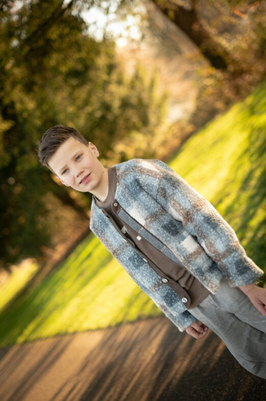 Jongens teddyjas Jessy met ruiten en afneembare capuchon
