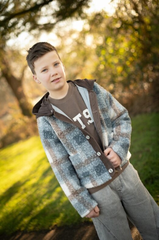 Jongens teddyjas Jessy met ruiten en afneembare capuchon
