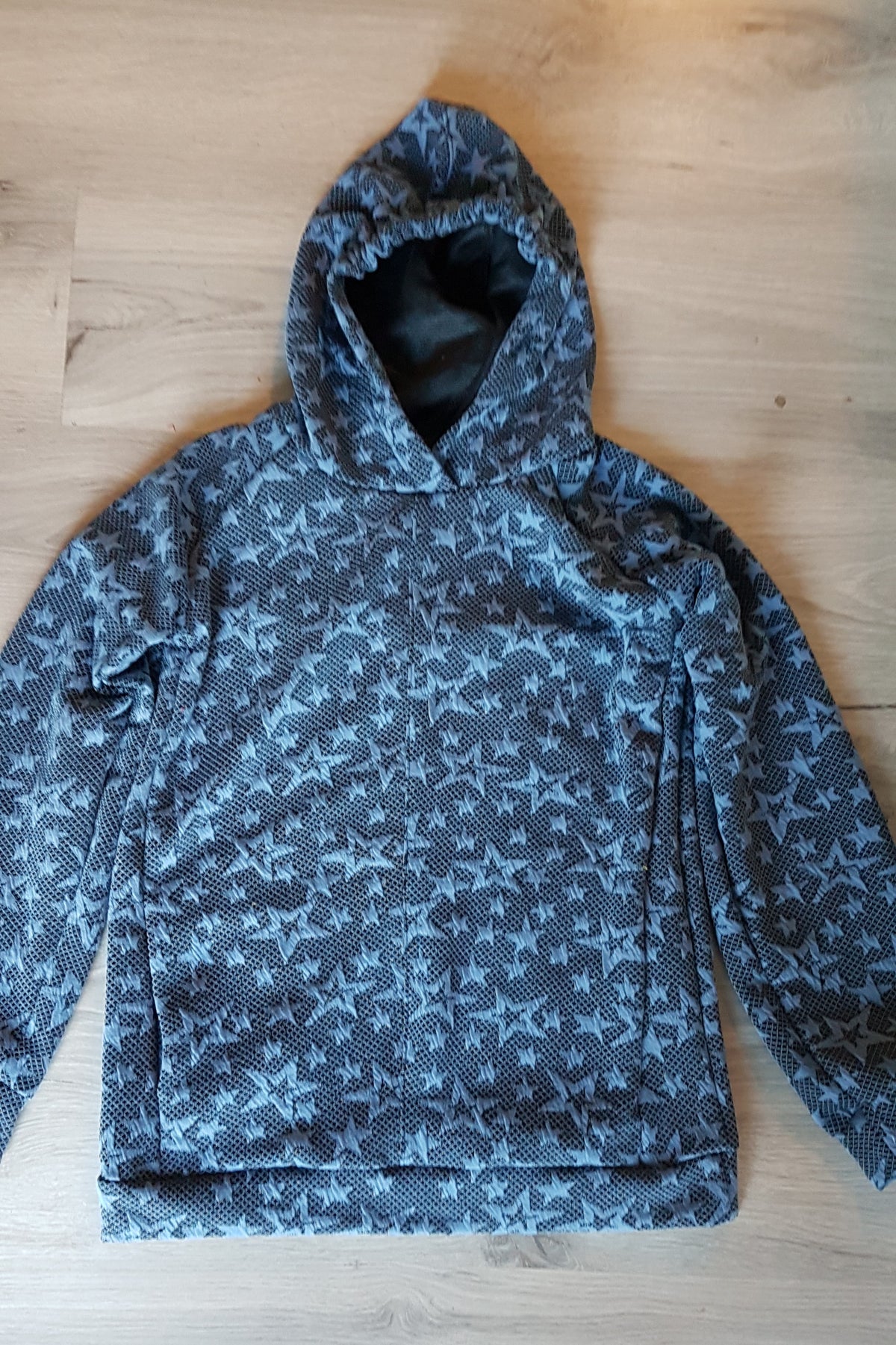 Weicher Jungen-Hoodie mit Sternen | Blau oder Gelb
