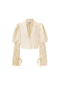 Trendy korte blazer met kant