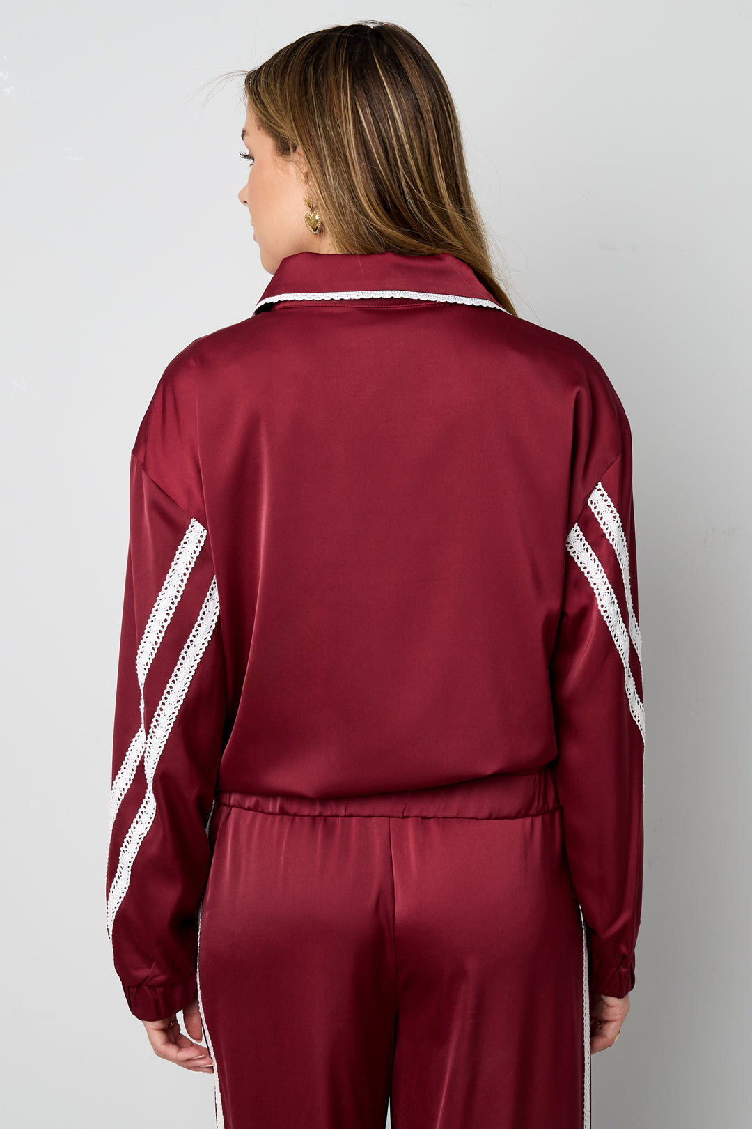 Sportief jasje met satijnen look